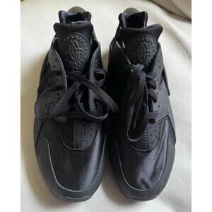 Nike Air Huarache Triple Black, 11